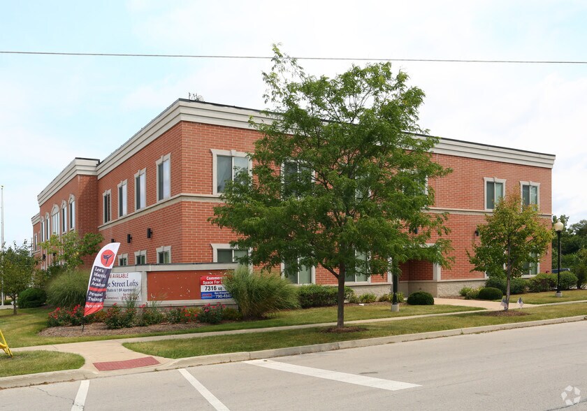 More Photos Of 204 E Prairie, Marengo Office For Lease