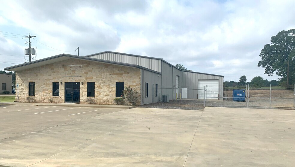 More Photos Of 175 Marvin A Smith Rd, Kilgore Warehouse For Lease