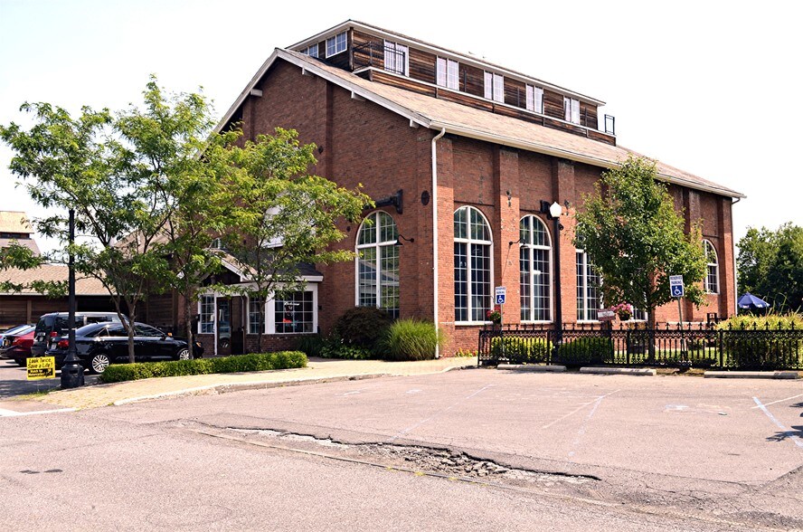 More Photos Of 88-110 Rondout Landing, Kingston Restaurant For Sale