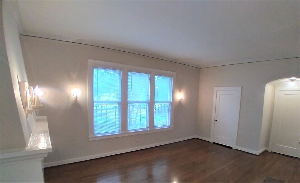 More Photos Of 219 W Magnolia Ave, San Antonio Apartments For Sale