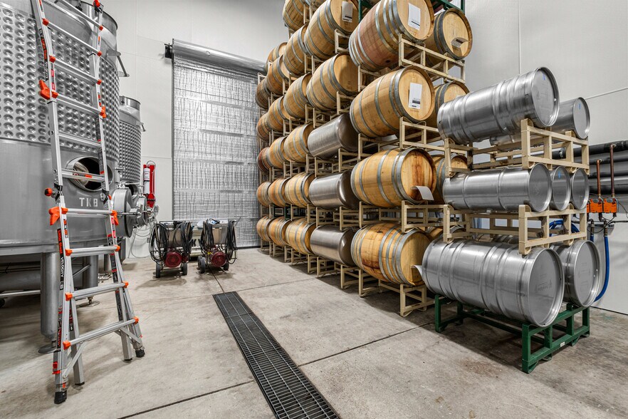 More Photos Of 6781 Tower, Somerset Winery Vineyard For Sale