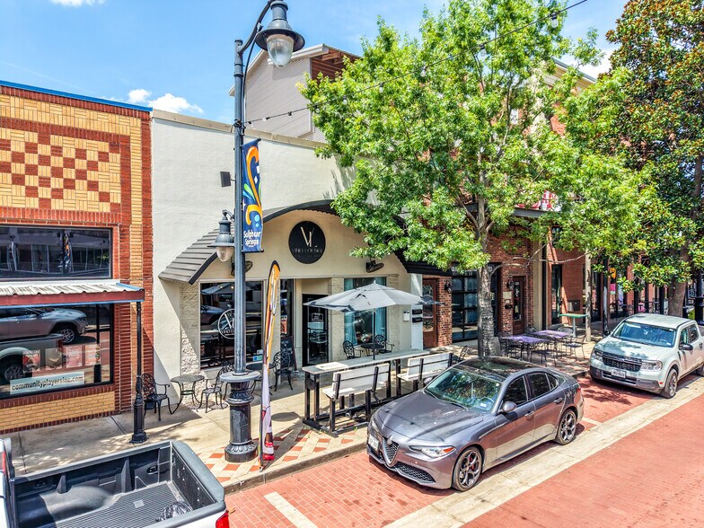 Primary Photo Of 223 Main St, Sulphur Springs Storefront For Lease