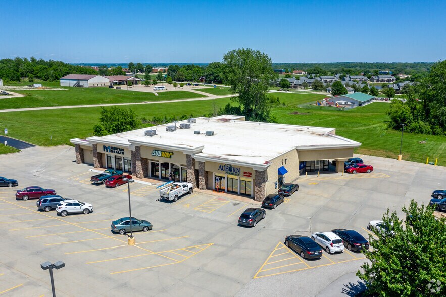 More Photos Of 1103 S US Highway 169, Smithville Storefront Retail Office For Lease