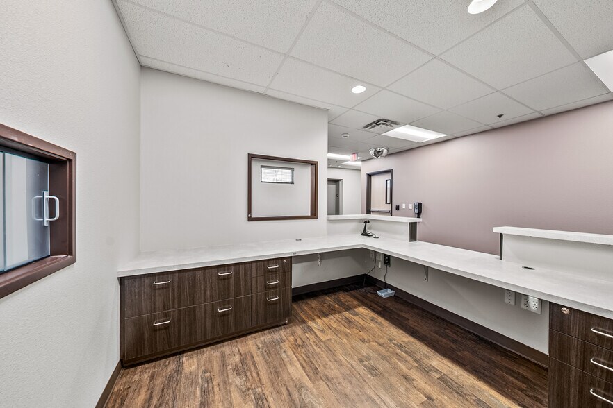 More Photos Of 2166 NW Vine St, Grants Pass Medical For Sale