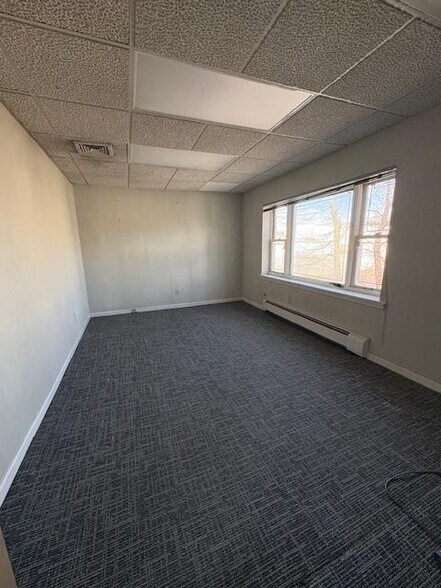 More Photos Of 128 Front St, Mineola Office For Lease