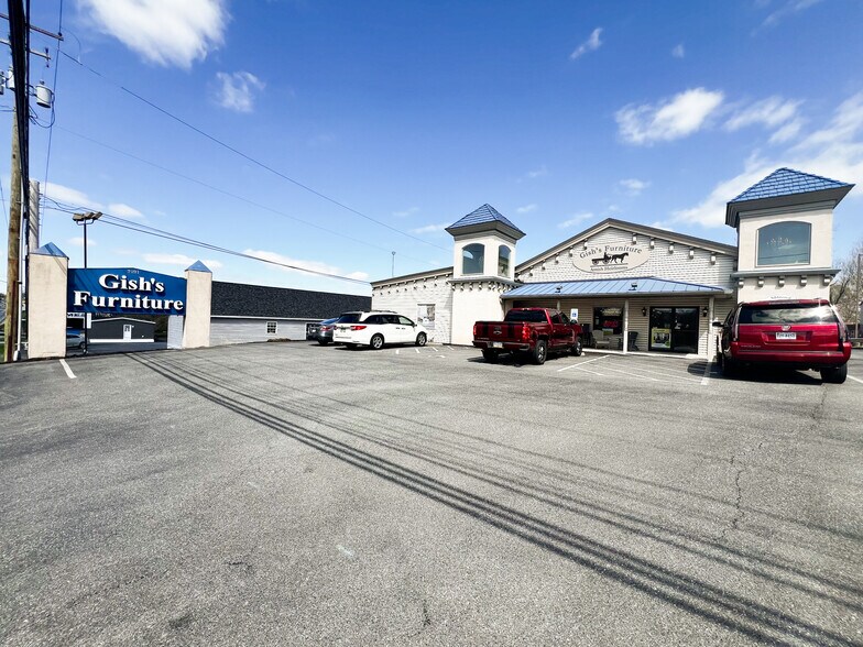 More Photos Of 2191 Lincoln Hwy, Lancaster Freestanding For Sale