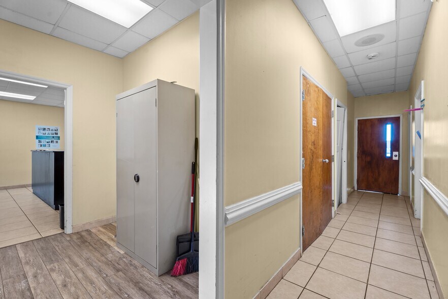 More Photos Of 2902 Central Heights Rd, Goldsboro Medical For Sale