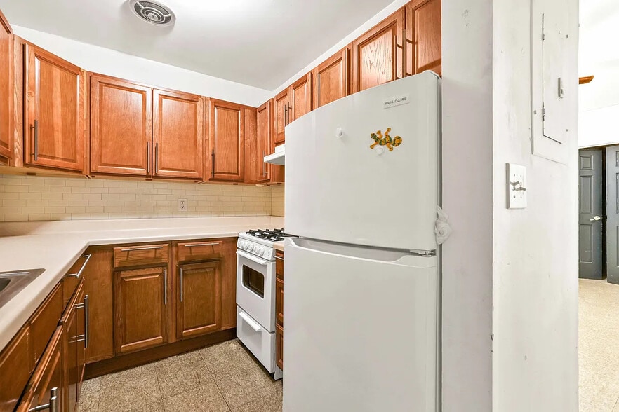 More Photos Of 1422 Astoria Blvd, Astoria Apartments For Sale