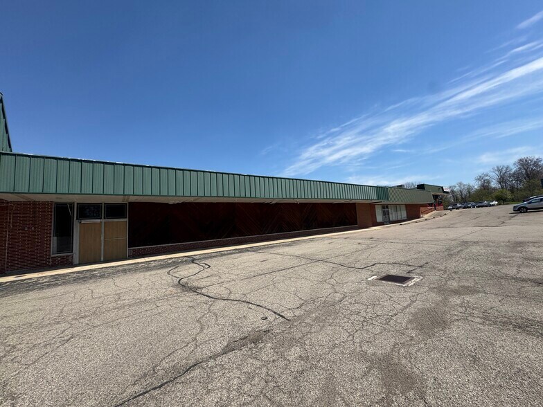 More Photos Of 4614-4652 Wilmington Pike, Dayton General Retail For Sale