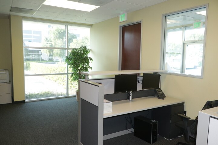 More Photos Of 2816 Columbia St, Torrance Light Distribution For Lease