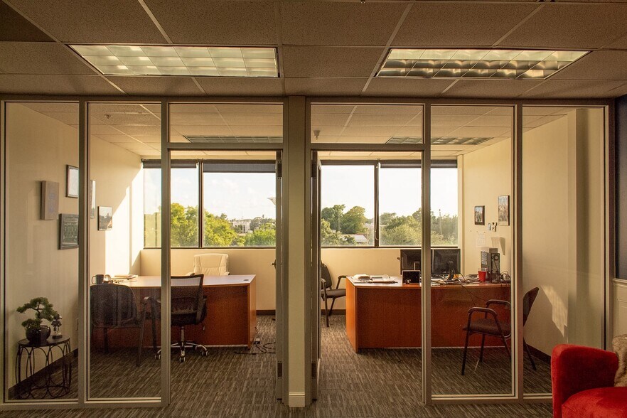 More Photos Of 12425 28th St N, Saint Petersburg Office For Lease