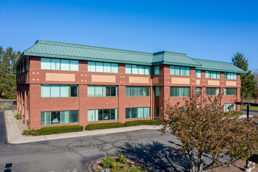 More Photos Of 1062 Barnes Rd, Wallingford Medical For Lease