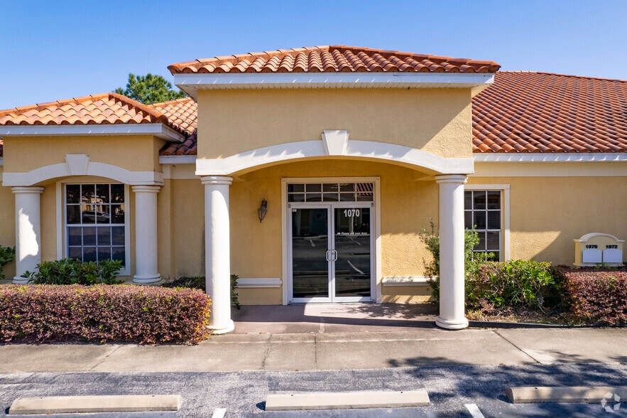 More Photos Of 1070-1072 E Brandon Blvd, Brandon Medical For Lease