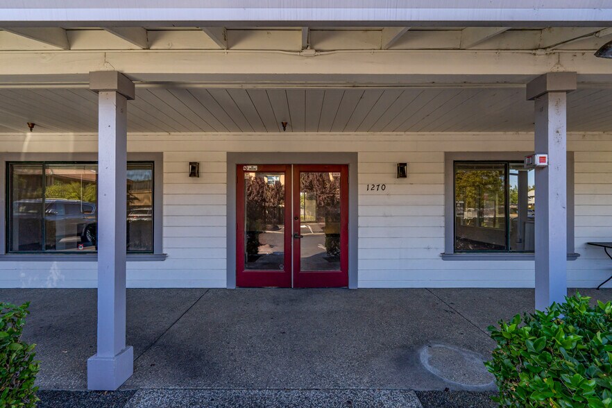 More Photos Of 1270 Broadway, Sonoma Freestanding For Sale