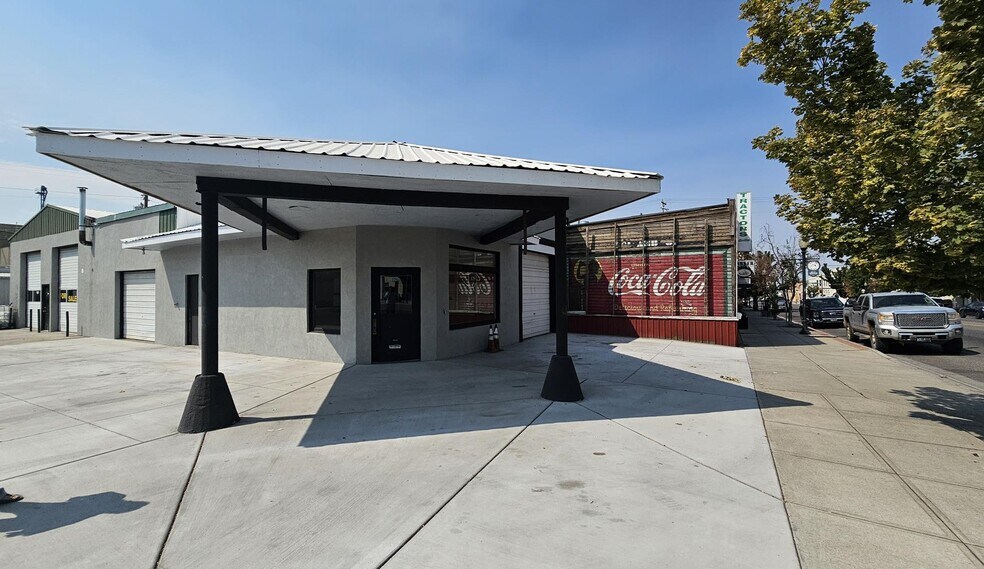 More Photos Of 129 Broadway Ave S, Buhl Auto Repair For Sale