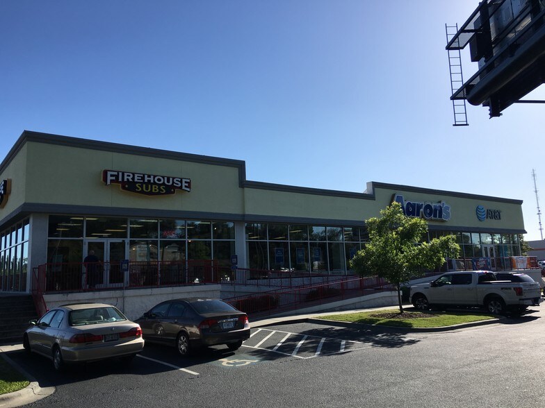 More Photos Of 1935 E Victory Dr, Savannah General Retail For Lease