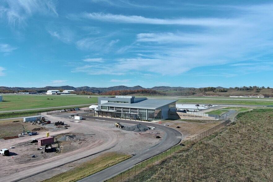 More Photos Of 2000 Aviation Way, Bridgeport Land For Lease