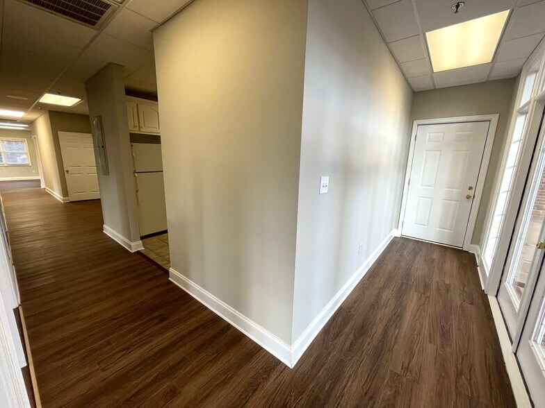 More Photos Of 770 Gaines School Rd, Athens Office For Lease