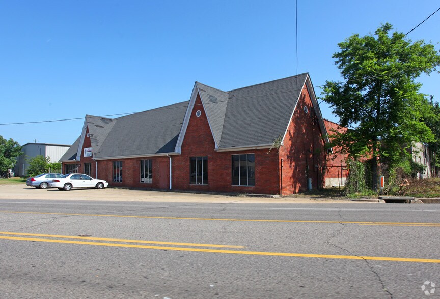 More Photos Of 3425 Messer Airport Hwy, Birmingham Warehouse For Sale
