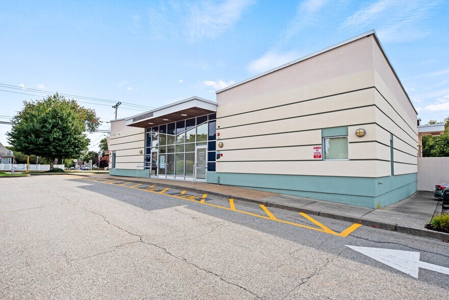 More Photos Of 121-137 Marion Rd, Wareham Unknown For Lease