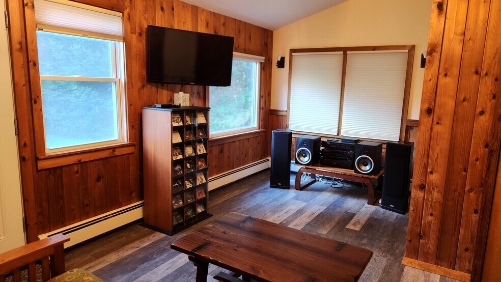 More Photos Of 5672 US Route 4, Killington Hotel For Sale