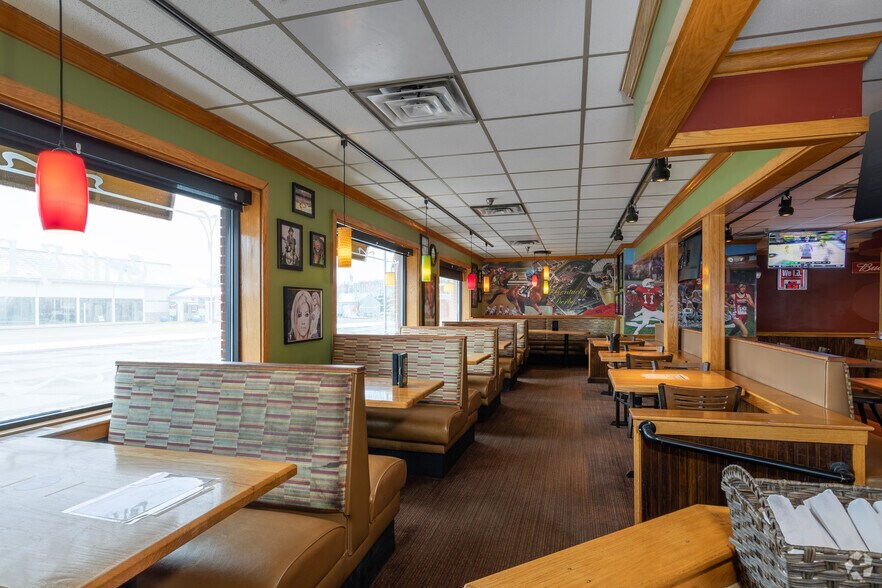 More Photos Of 4717 Dixie Hwy, Louisville Restaurant For Lease