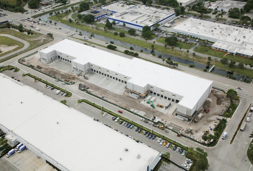 More Photos Of 14101 NW 57th Ave, Opa-locka Warehouse For Lease