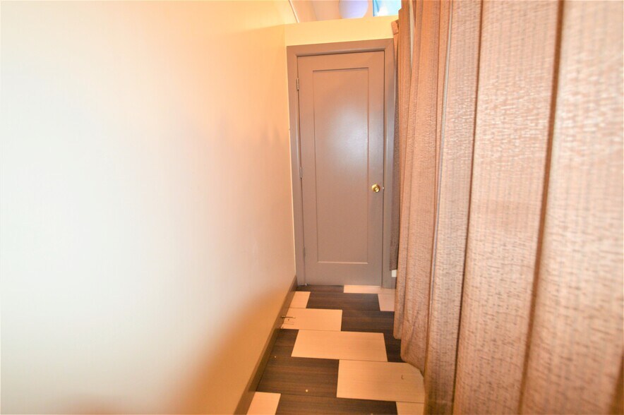 More Photos Of 1300 Hylan Blvd, Staten Island General Retail For Sale