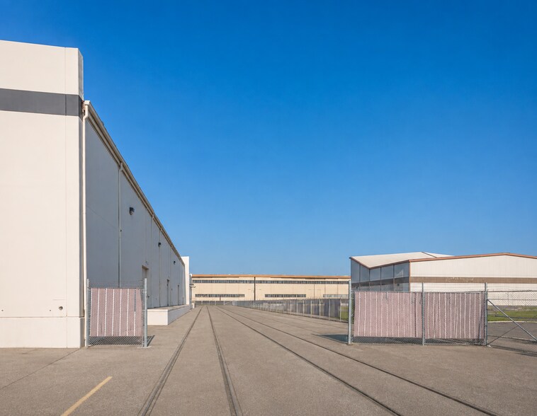 More Photos Of 2901 Apron Ave, Atwater Warehouse For Lease