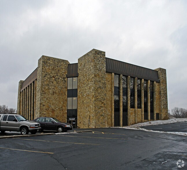 More Photos Of 400 Sugar Camp Cir, Dayton Loft Creative Space For Sale