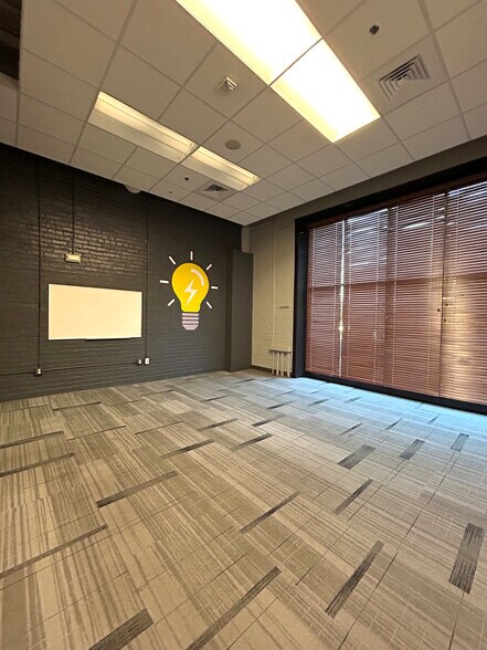 More Photos Of 238 N Mead St, Wichita Office For Sale