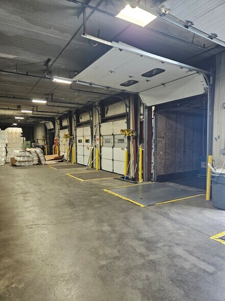 More Photos Of 95A to 95B, Ayer Warehouse For Lease