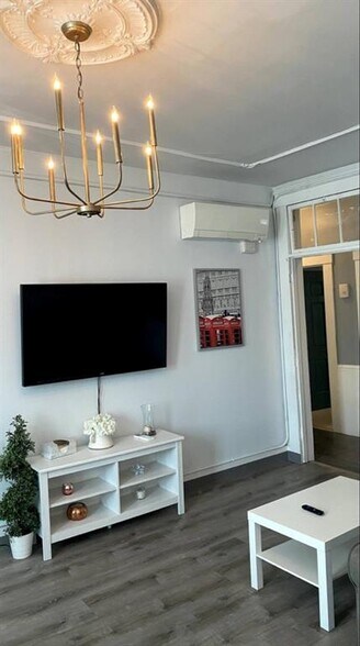 More Photos Of 36-38 Opera House Sq, Claremont Restaurant For Sale