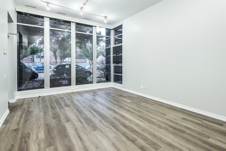 More Photos Of 2716 N Ashland Ave, Chicago Office Residential For Sale