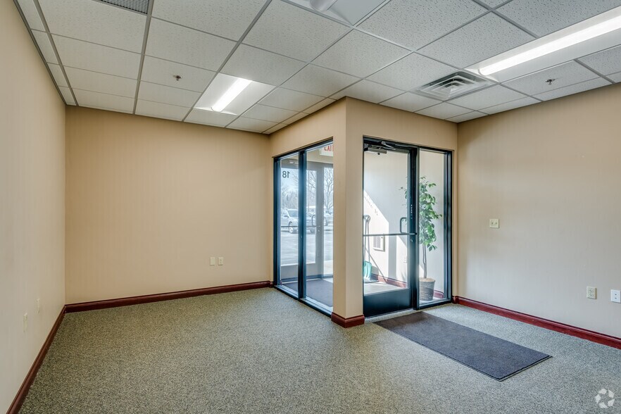 More Photos Of 119 N McCarthy Rd, Appleton Office For Lease