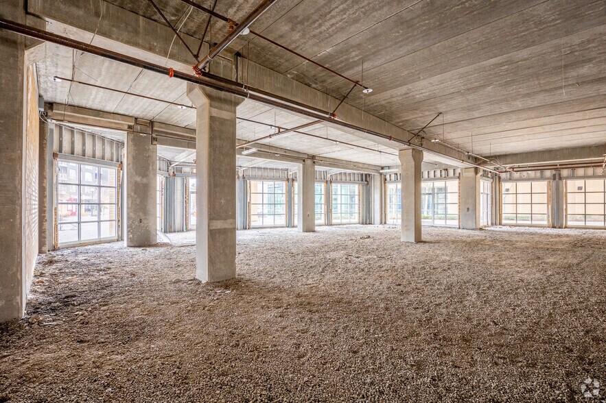 More Photos Of 12655 SW Millikan Way, Beaverton Parking Garage For Lease