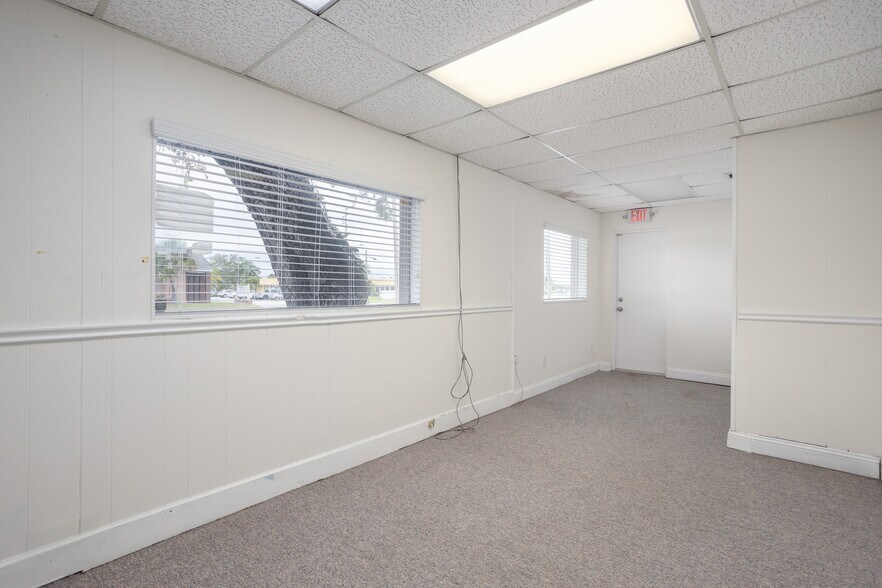 More Photos Of 1331 S Harbor City Blvd, Melbourne Office Residential For Sale