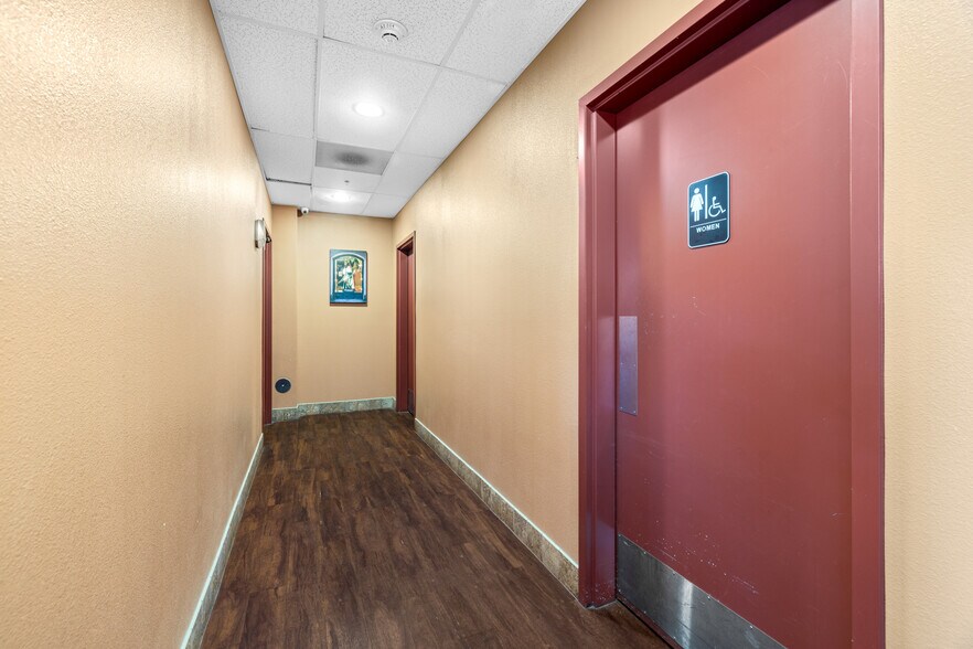 More Photos Of 190 E Charles St, Mount Angel Storefront Retail Office For Sale