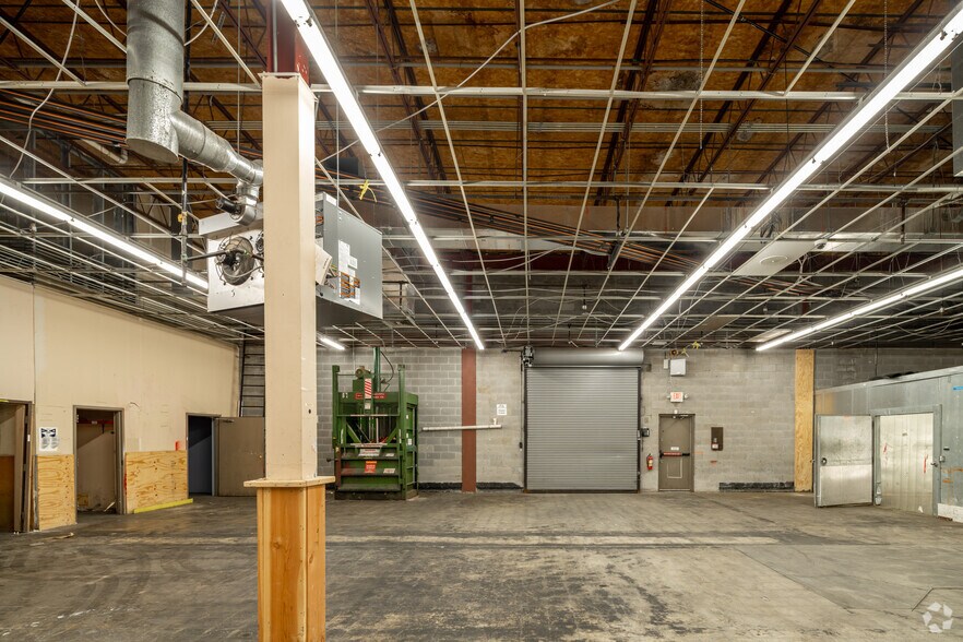 More Photos Of 20425-20427 Plymouth Rd, Detroit Freestanding For Sale