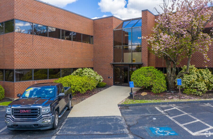 More Photos Of 945 Concord St, Framingham Coworking Space