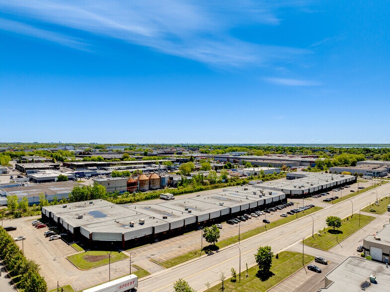 Primary Photo Of 1730-1850 Av 55e, Montréal Showroom For Lease