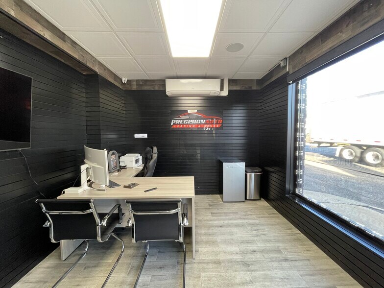 More Photos Of 701-705 Walt Whitman Rd, Melville Storefront For Sale