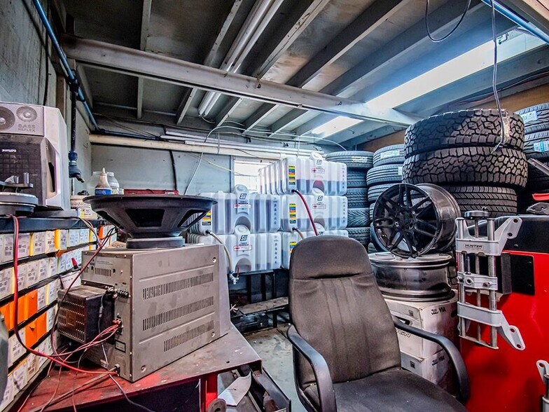 More Photos Of 5720 US Highway 1, Vero Beach Auto Repair For Sale