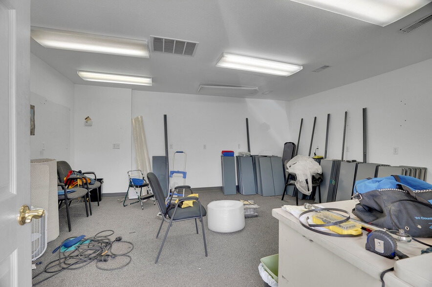 More Photos Of 211 E Simpson St, Lafayette General Retail For Sale