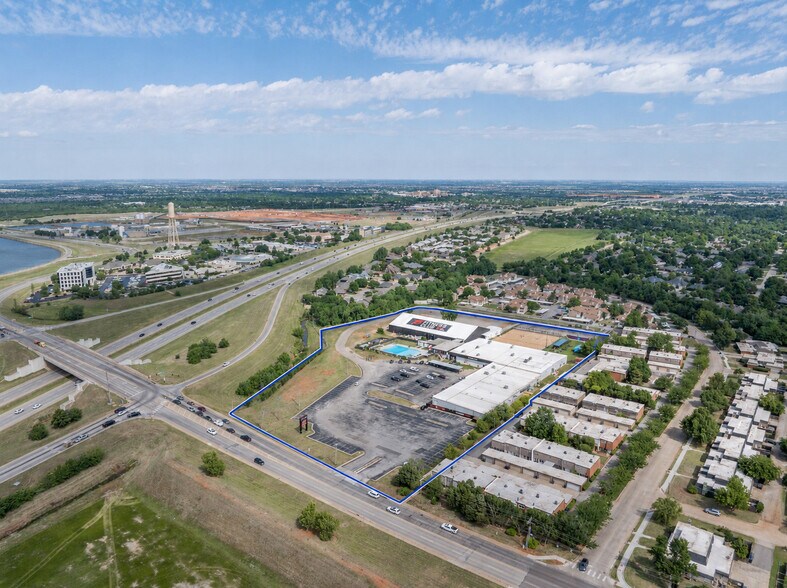 More Photos Of 3333 W Hefner Rd, Oklahoma City Sports And Entertainment For Lease