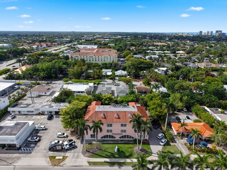 More Photos Of 800 Seagate Dr, Naples Office Residential For Lease