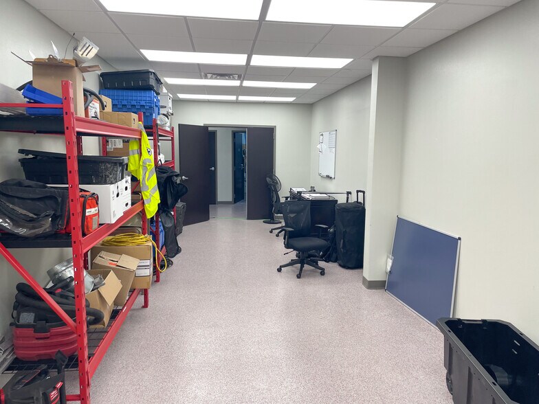 More Photos Of 4525 Schillinger Rd N, Semmes Service For Lease