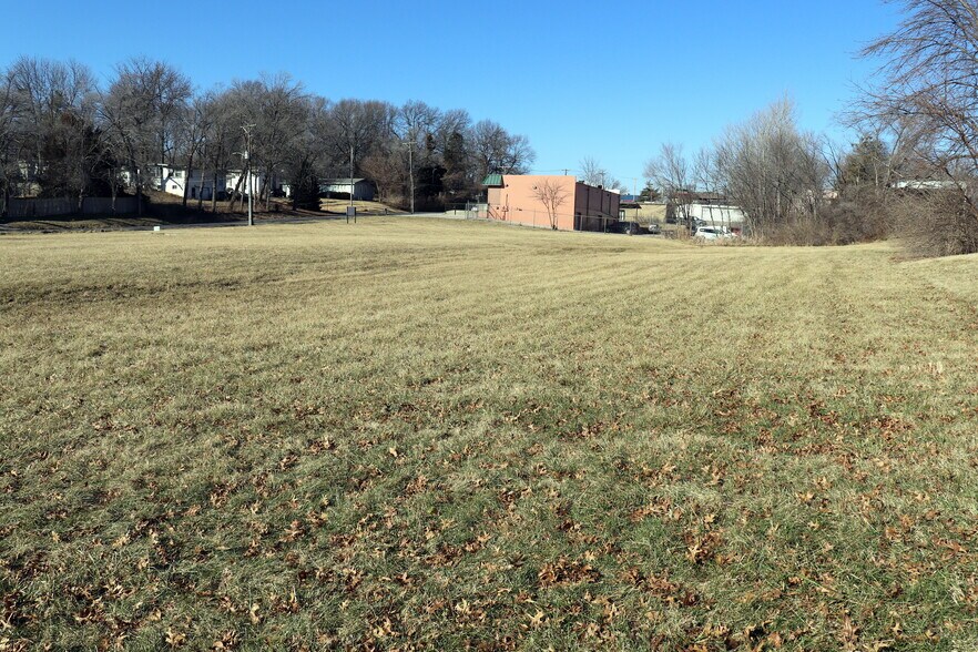 More Photos Of 12816 E 47th St S, Independence General Retail For Sale
