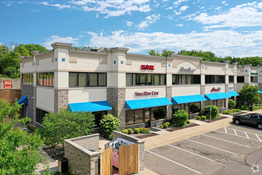 More Photos Of 7420 S 80th St, Cottage Grove Storefront Retail Office For Lease