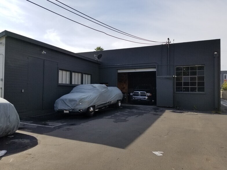 Primary Photo Of 2020 Placentia Ave, Costa Mesa Manufacturing For Lease